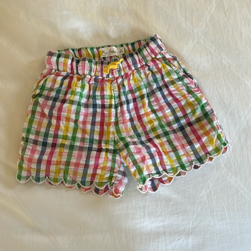 scalloped shorts by mini Boden- EUC